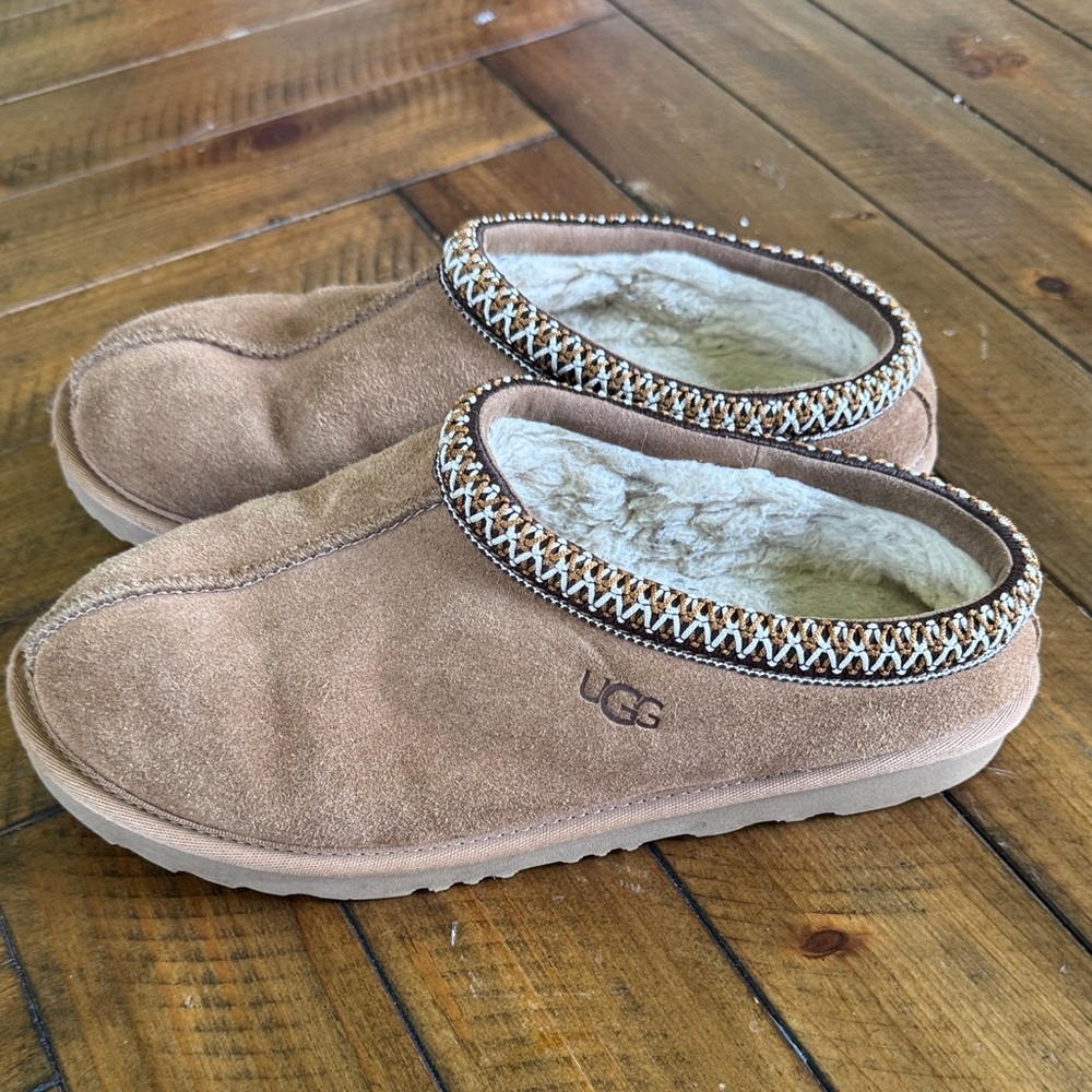 UGG Suede Tasman Shearling-Lined Slip-On Mules - Chestnut/Tan